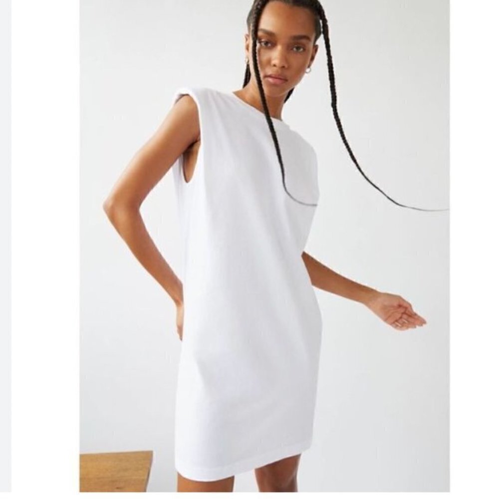 Artizia Babaton shoudler Pad T shirt dress small in White